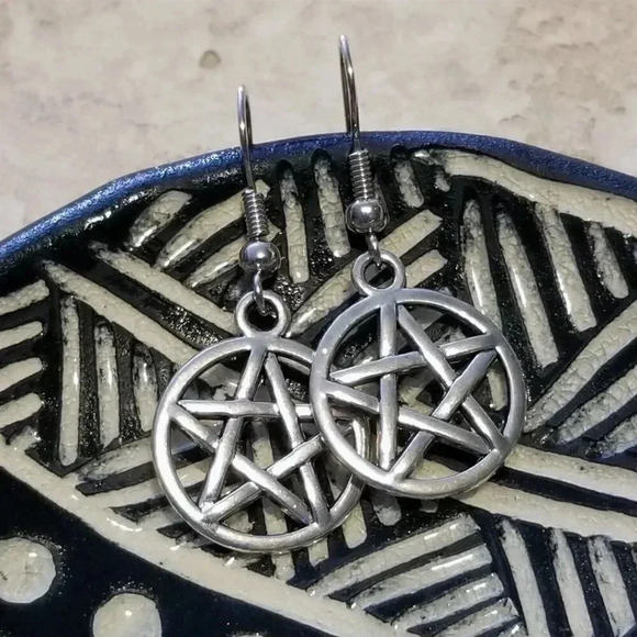 Handmade Antiqued Silver Plated Pentacle Wiccan Pagan Circle Drop Earrings - Picture 1 of 5